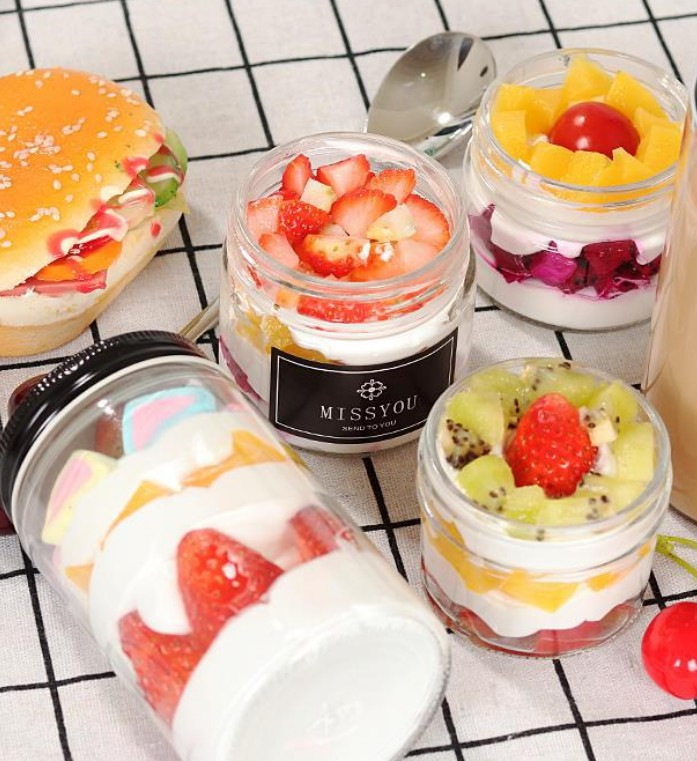 Yogurt en frasco de vidrio