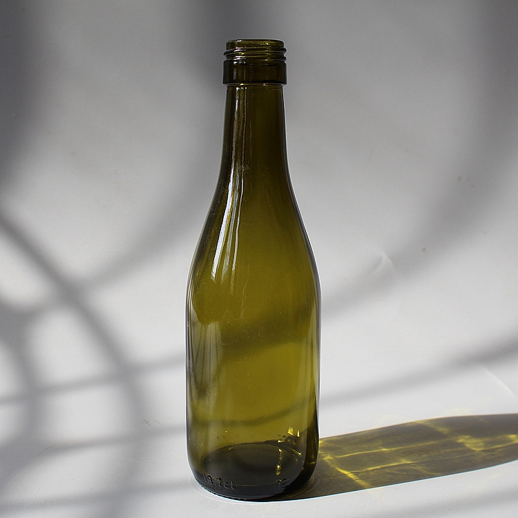 Vacío de 187 ml de vaso burdeos de las botellas de vino de bebidas Embalaje