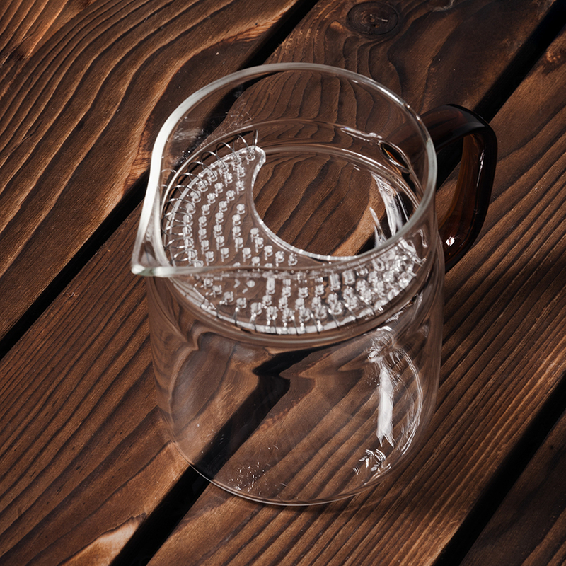 Crescent Justice Cup Great de vidrio resistente al calor de un colador de té engrosado